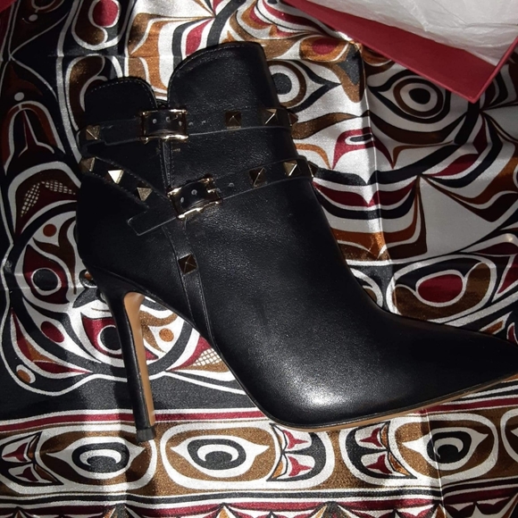 Valentino - Picture 4 of 7